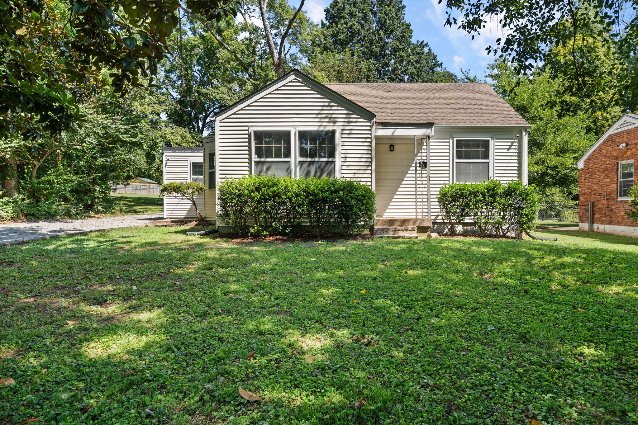 2810 Colonial Circle